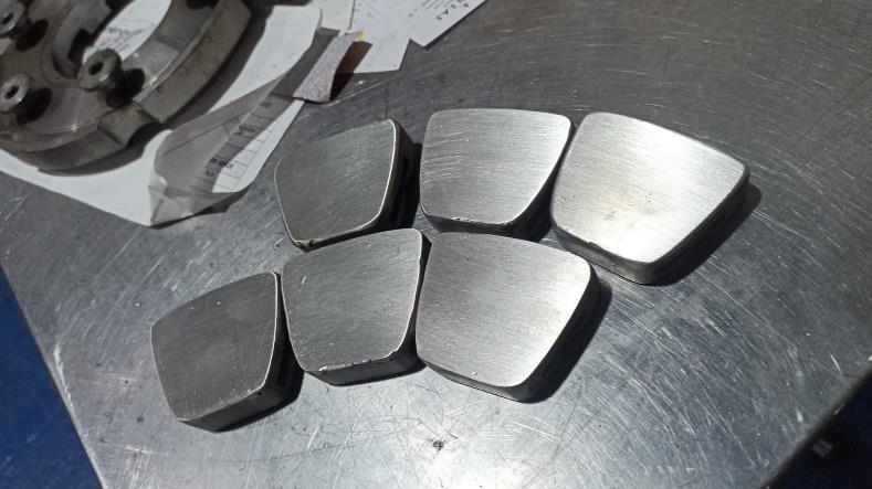 Diseño y fabricación de componentes de cámara de empuje
